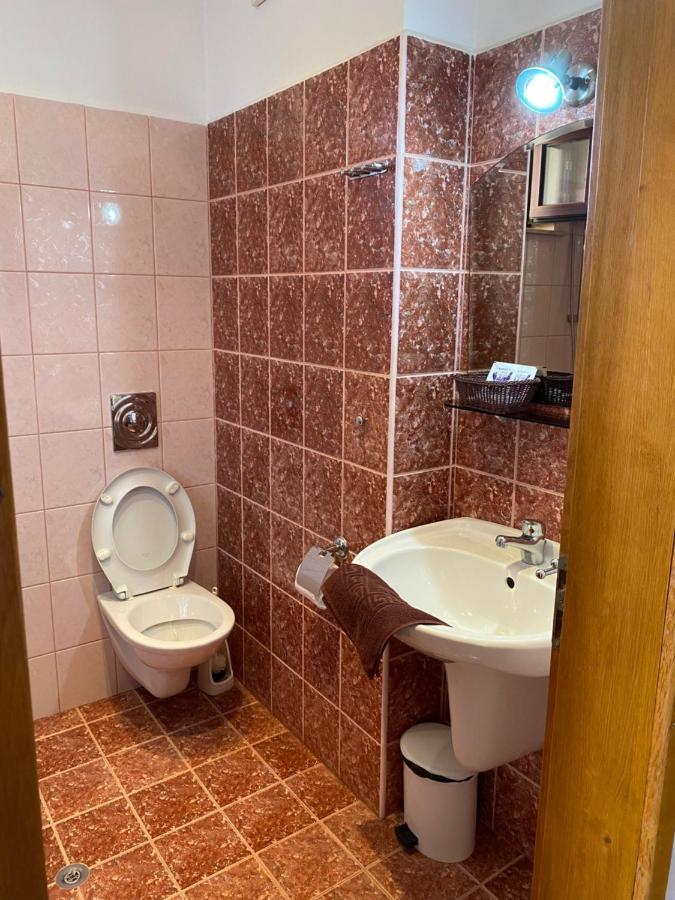 Family Hotel The Golden Fish Sozopol Buitenkant foto