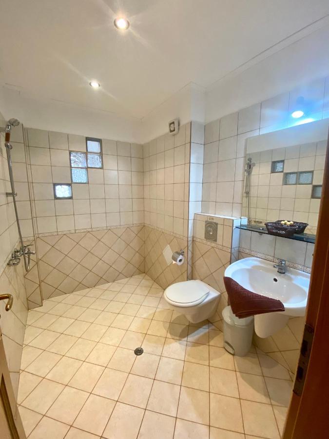 Family Hotel The Golden Fish Sozopol Buitenkant foto