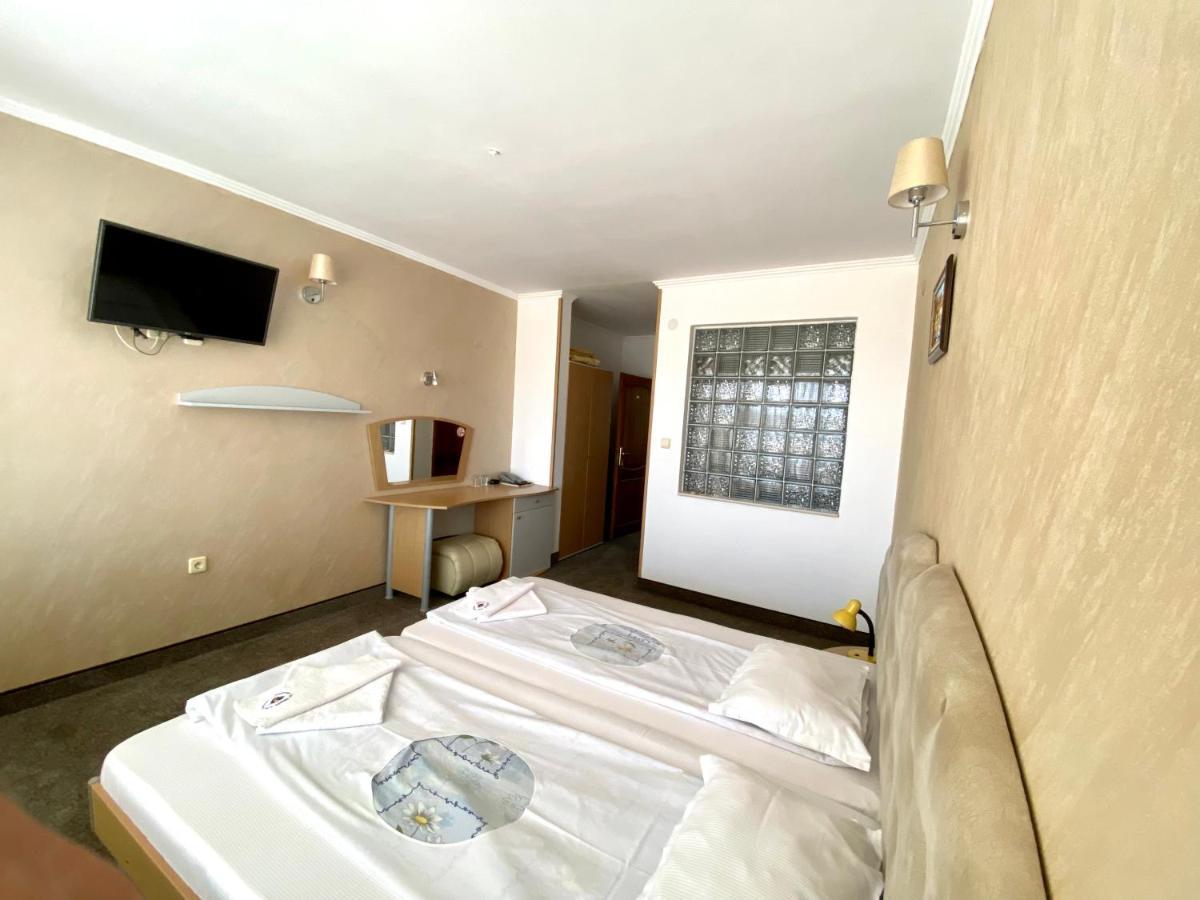 Family Hotel The Golden Fish Sozopol Buitenkant foto