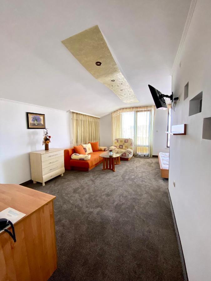 Family Hotel The Golden Fish Sozopol Buitenkant foto