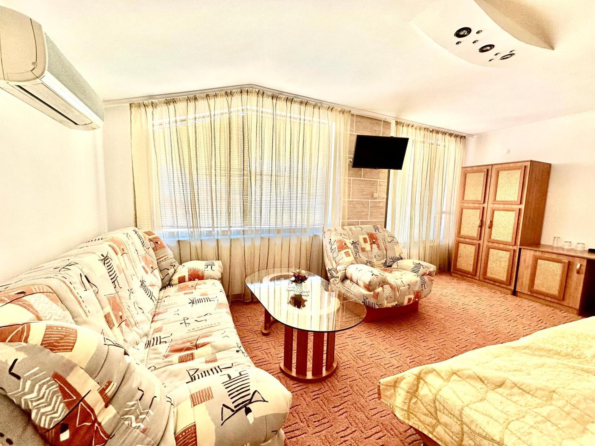 Family Hotel The Golden Fish Sozopol Buitenkant foto