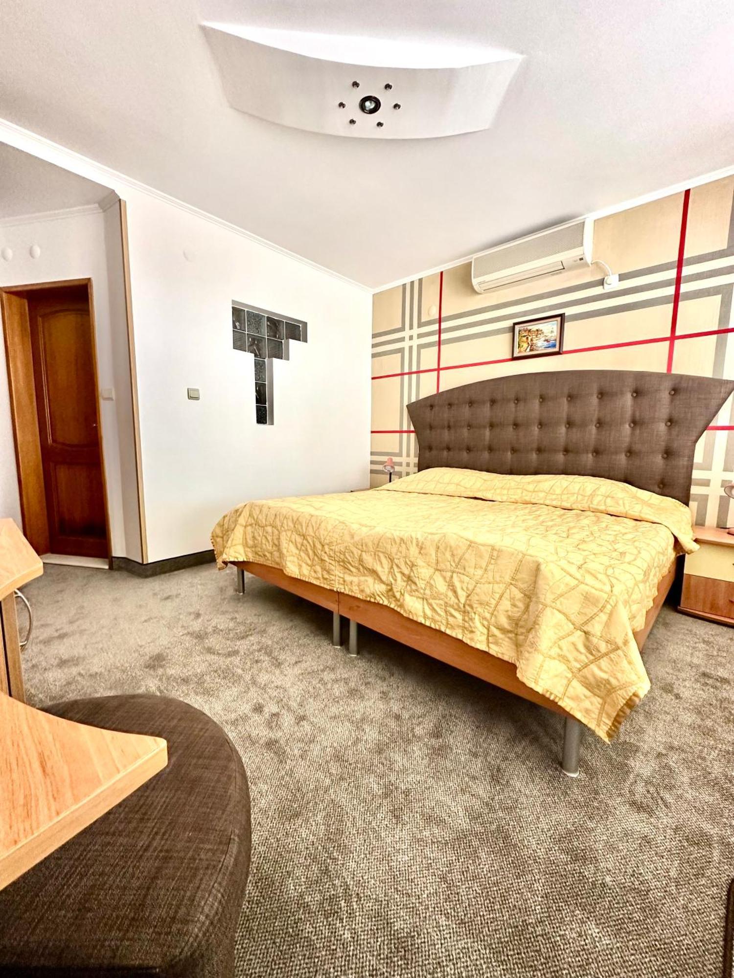 Family Hotel The Golden Fish Sozopol Buitenkant foto