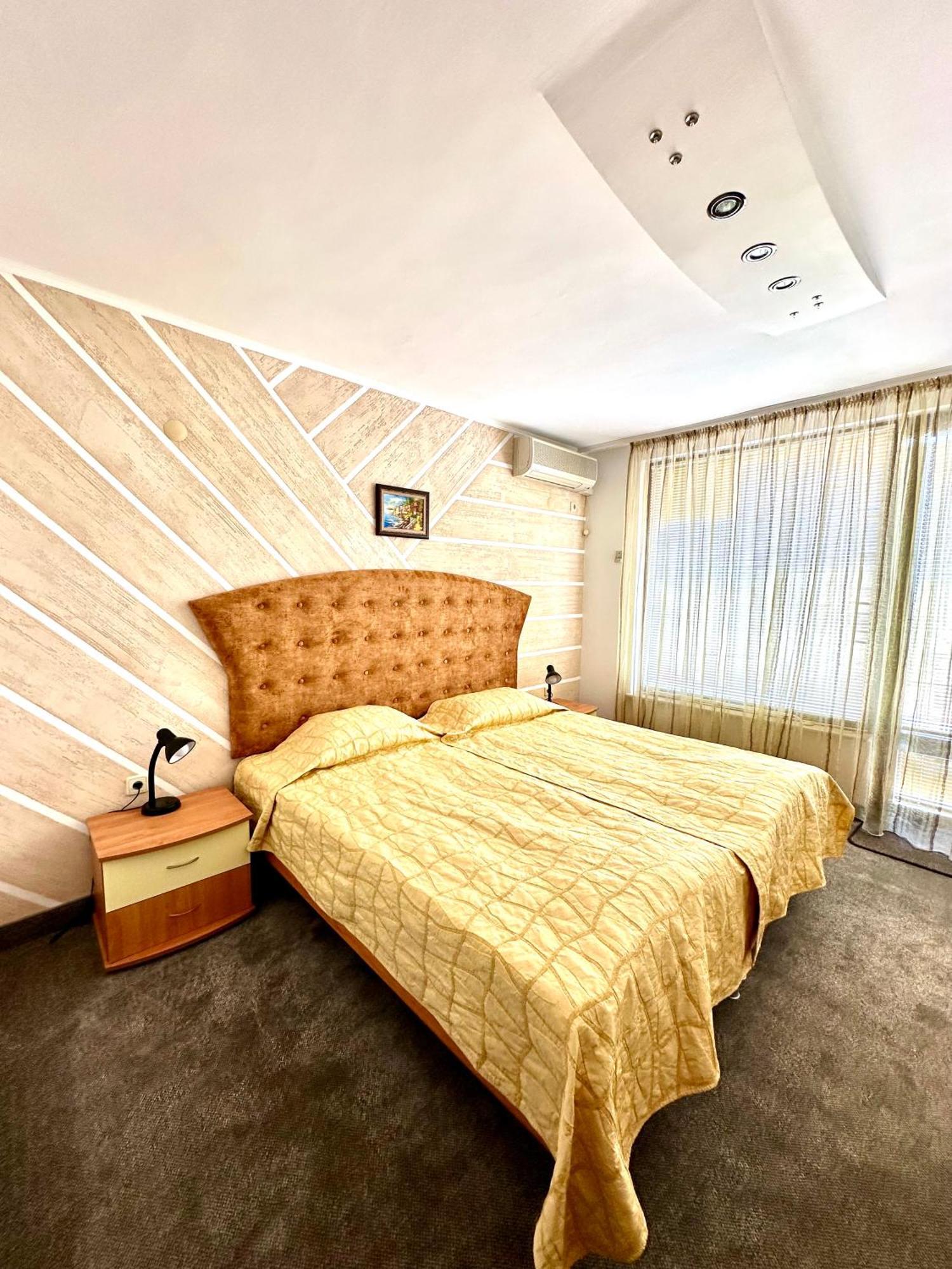 Family Hotel The Golden Fish Sozopol Buitenkant foto