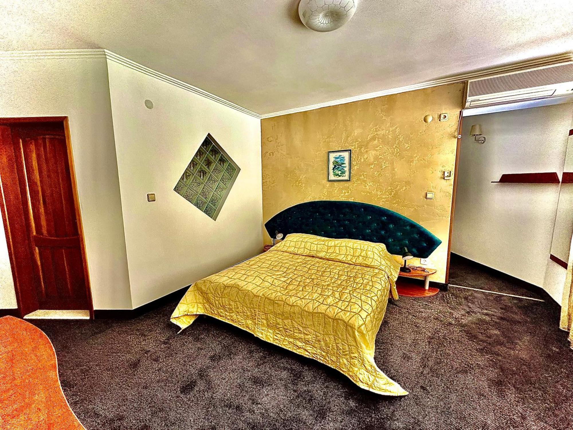 Family Hotel The Golden Fish Sozopol Buitenkant foto